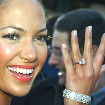 Jennifer Lopez Wedding Ring on Lo  Jennifer Lopez    Diamond Engagement Ring